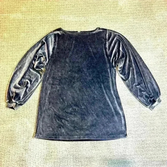 Cupio Tops - Cupid gray velvet tunic, women’s size medium